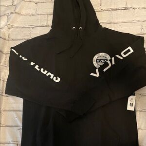 New RVCA Men’s black and white hoodie